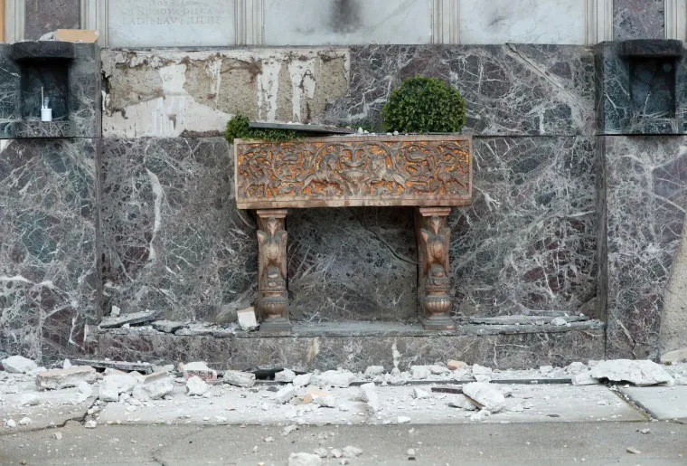 Mirogoj nikad tužniji: Pogledajte posljedice potresa na poznatom zagrebačkom groblju