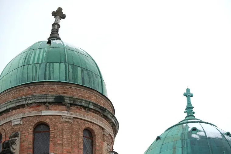 Mirogoj nikad tužniji: Pogledajte posljedice potresa na poznatom zagrebačkom groblju