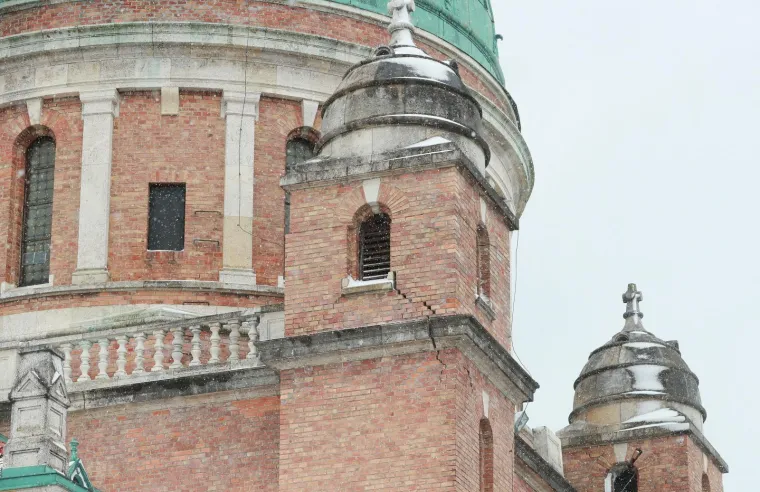 Mirogoj nikad tužniji: Pogledajte posljedice potresa na poznatom zagrebačkom groblju