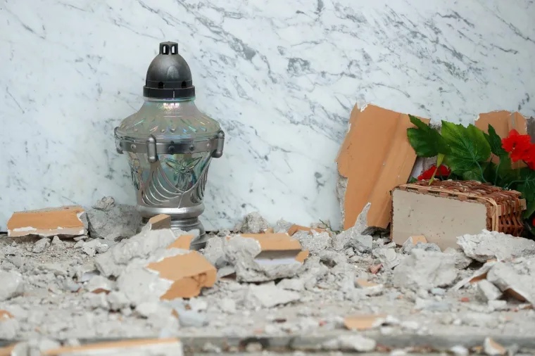 Mirogoj nikad tužniji: Pogledajte posljedice potresa na poznatom zagrebačkom groblju