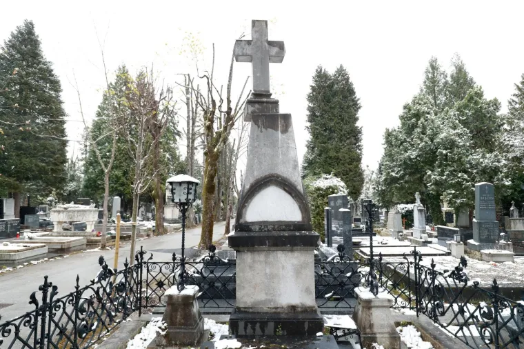 Mirogoj nikad tužniji: Pogledajte posljedice potresa na poznatom zagrebačkom groblju