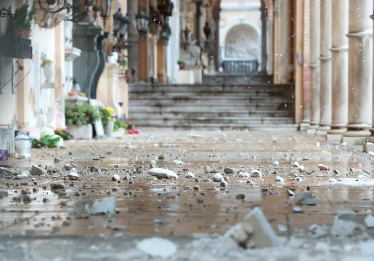 Mirogoj nikad tužniji: Pogledajte posljedice potresa na poznatom zagrebačkom groblju