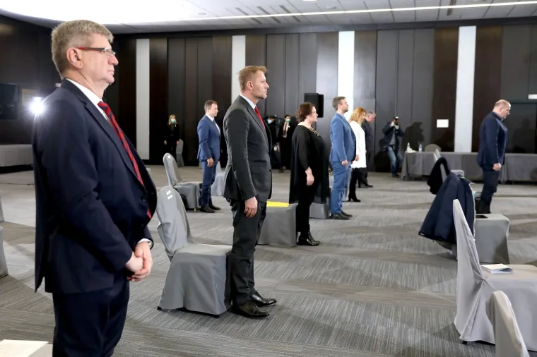 Pogledajte kako Sabor zasjeda u podrumu Inine zgrade: U prostoriji može biti samo 28 zastupnika