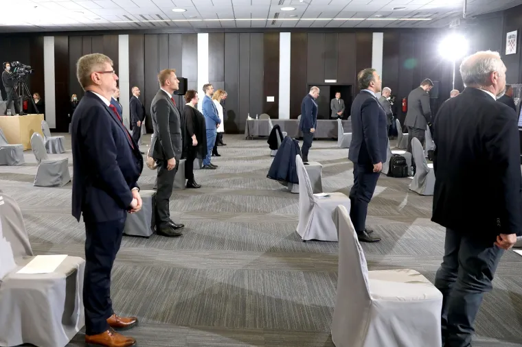 Pogledajte kako Sabor zasjeda u podrumu Inine zgrade: U prostoriji može biti samo 28 zastupnika