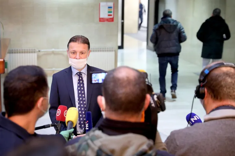 Pogledajte kako Sabor zasjeda u podrumu Inine zgrade: U prostoriji može biti samo 28 zastupnika