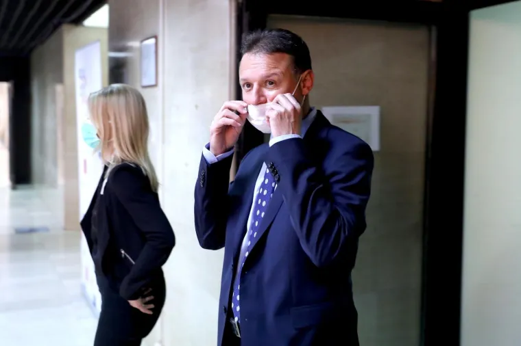 Pogledajte kako Sabor zasjeda u podrumu Inine zgrade: U prostoriji može biti samo 28 zastupnika