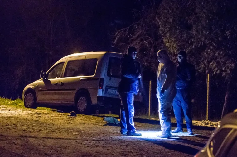 Na cesti kod Slatine ubio mu&scaron;karca pa pucao na policiju! Herojski čin policajca spasio stvar