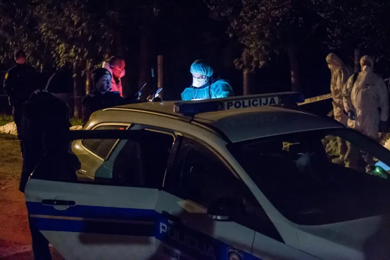 Na cesti kod Slatine ubio mu&scaron;karca pa pucao na policiju! Herojski čin policajca spasio stvar