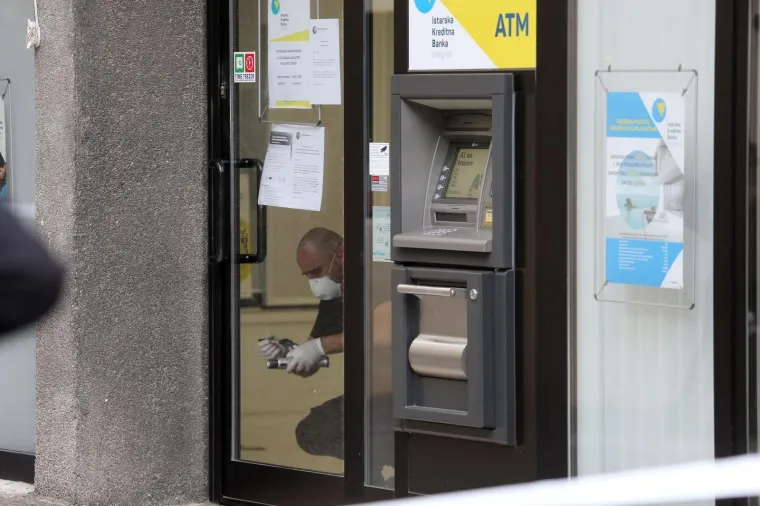 U centru Rijeke: Razbojnici opljačkali poslovnicu Istarske kreditne banke