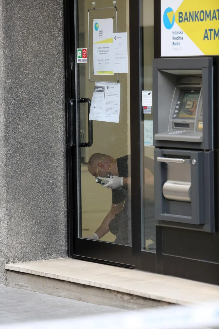 U centru Rijeke: Razbojnici opljačkali poslovnicu Istarske kreditne banke