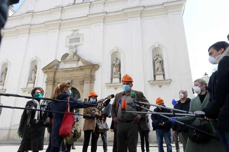 Bandić hodočastio po srušenim crkvama: 'Čeka nas maraton, rješenja iz rukava su iluzije'