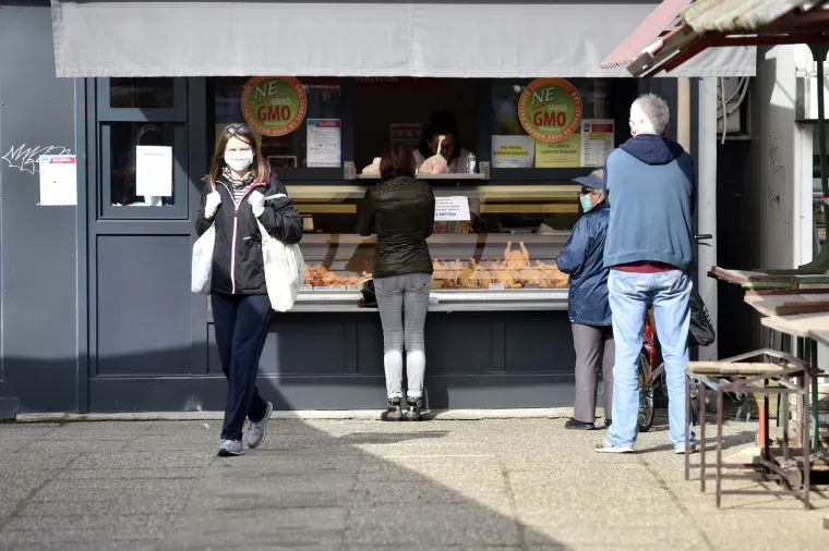 S radom su počele trgovine u sklopu gradske tržnice, no potrebno je pridržavanje uputa
