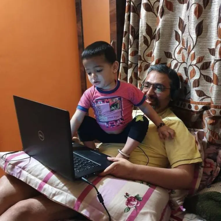 'TE&Scaron;KO JE RADITI KADA TI NA STOLU ČUČI 6-GODI&Scaron;NJI SPIDERMAN': Roditelji će se bolno prepoznati u fotkama iz izolacije