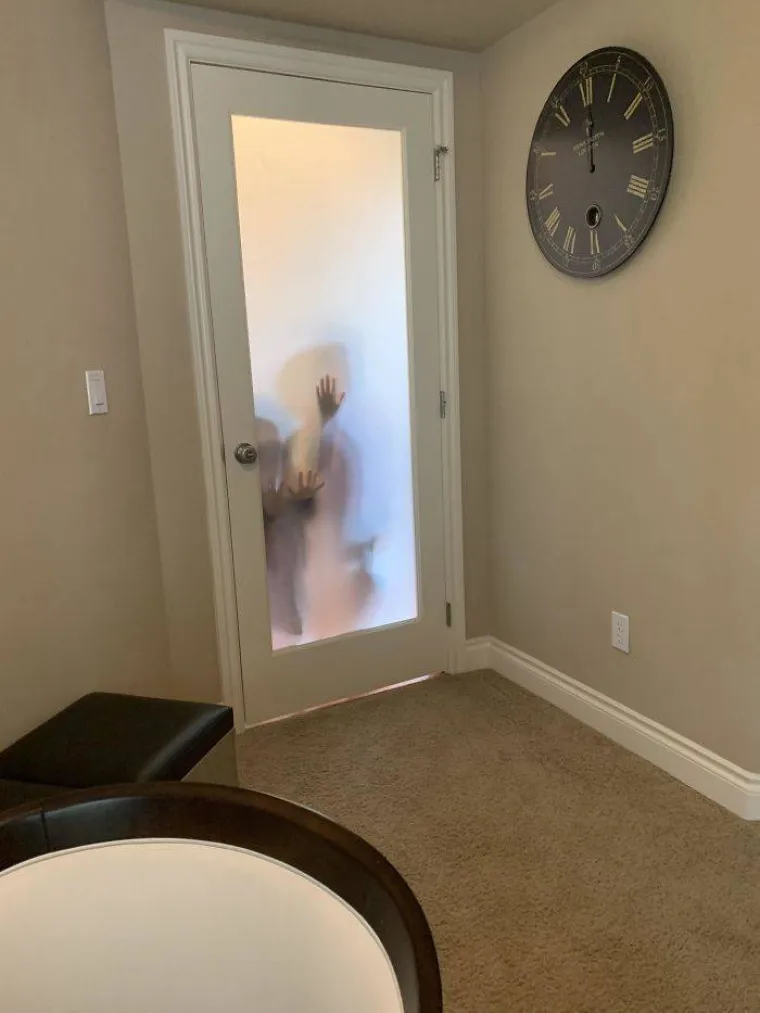 'TE&Scaron;KO JE RADITI KADA TI NA STOLU ČUČI 6-GODI&Scaron;NJI SPIDERMAN': Roditelji će se bolno prepoznati u fotkama iz izolacije