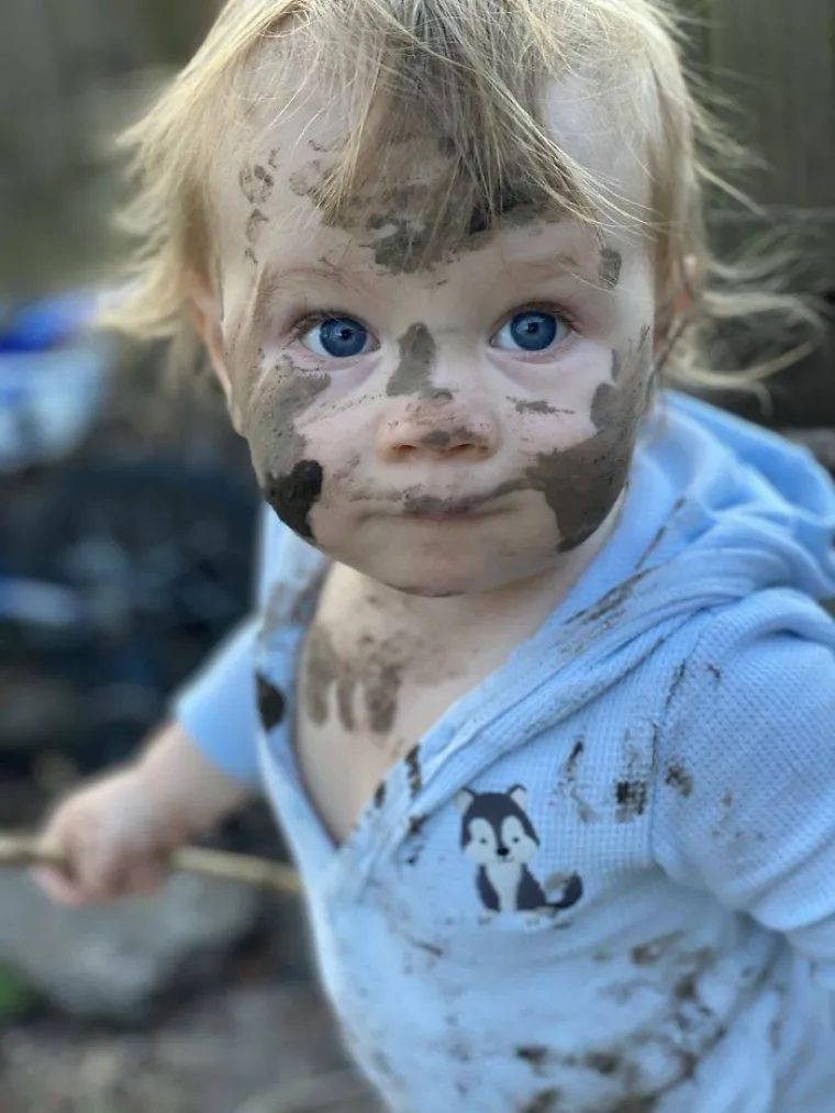 'TE&Scaron;KO JE RADITI KADA TI NA STOLU ČUČI 6-GODI&Scaron;NJI SPIDERMAN': Roditelji će se bolno prepoznati u fotkama iz izolacije