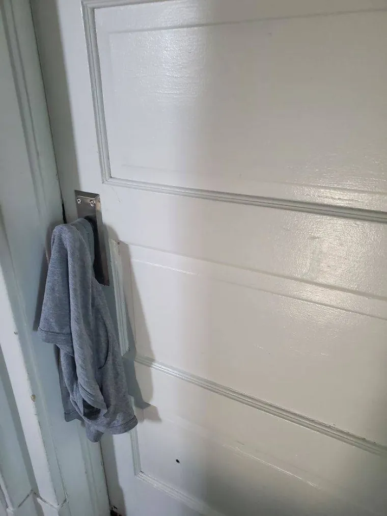 Gaće na kvaki čine čuda ako želite da vam djeca ne ulaze u sobu