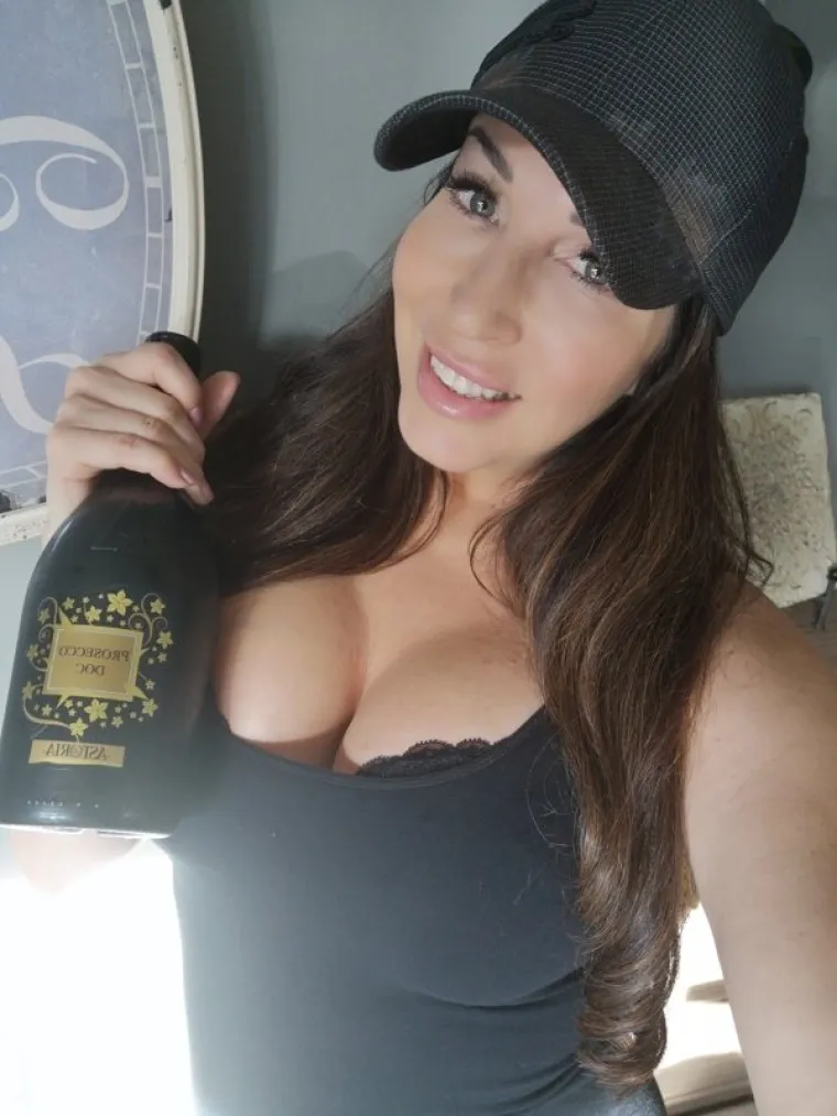 MALO POMIJE&Scaron;ALE 'EKSPLICITNO' I 'EKSPONENCIJALNO': I onda spremno pokazale svoje krivulje