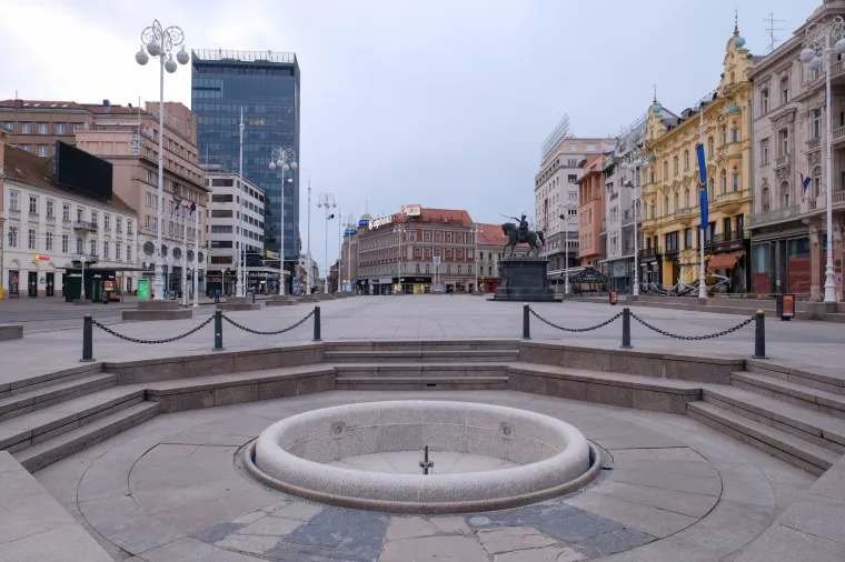 Sablasno prazan Zagreb na kakvog se te&scaron;ko naviknuti: Potres i koronavirus 'ubili' život na ulicama i trgovima