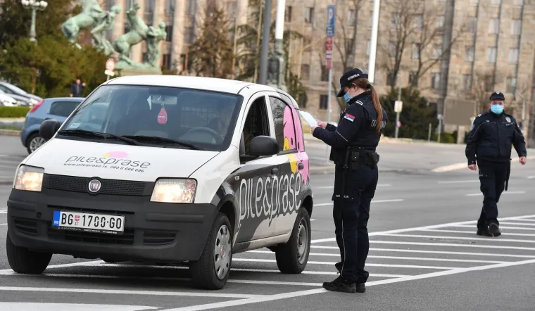 Policijski sat u Beogradu: Pogledajte kako izgleda milijunski grad u kojem je zabranjeno kretanje