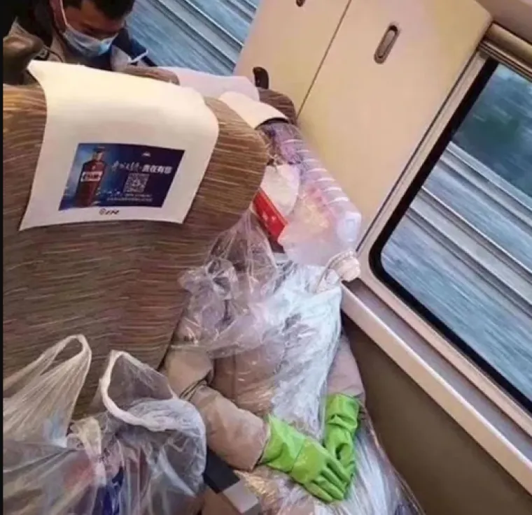 Jesu li pretjerali? Ovo su najsmje&scaron;niji kostimi za za&scaron;titu protiv korona virusa!