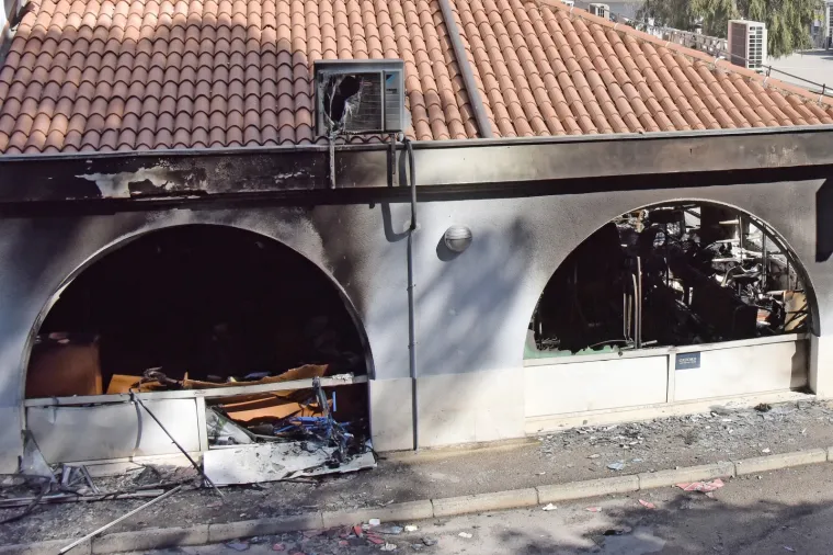 Eksplozivom raznijeli bankomat u Poreču pa razorili cijelo prizemlje zgrade