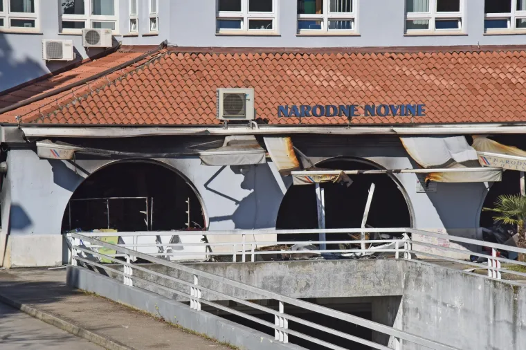 Eksplozivom raznijeli bankomat u Poreču pa razorili cijelo prizemlje zgrade