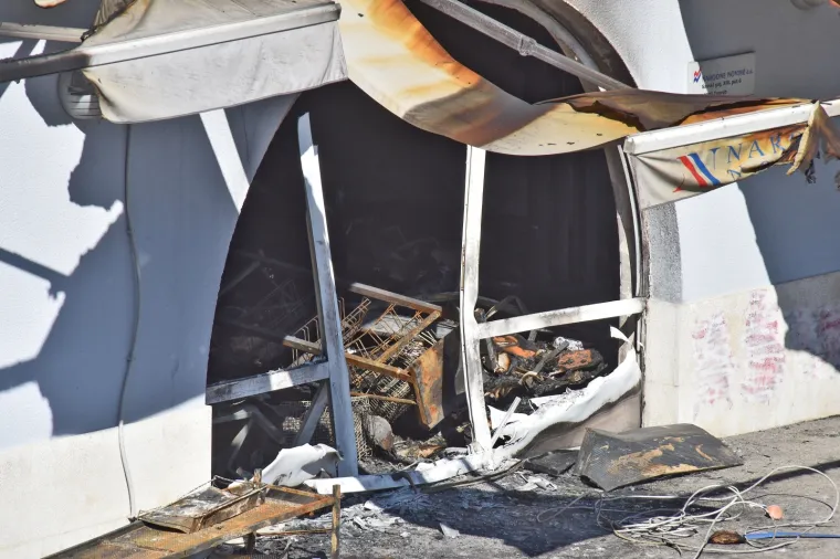 Eksplozivom raznijeli bankomat u Poreču pa razorili cijelo prizemlje zgrade