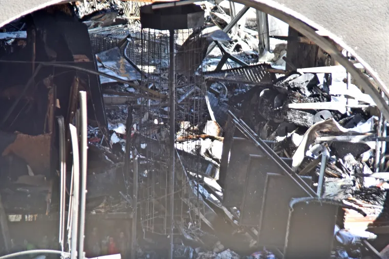 Eksplozivom raznijeli bankomat u Poreču pa razorili cijelo prizemlje zgrade