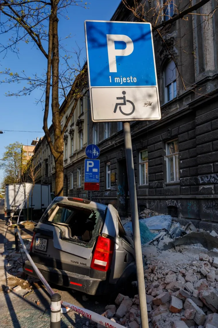 Ovo su grozne slike sa zagrebačkih ulica 11 dana nakon razarajućeg potresa!