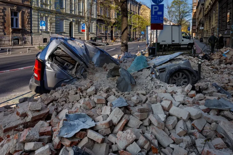 Ovo su grozne slike sa zagrebačkih ulica 11 dana nakon razarajućeg potresa!