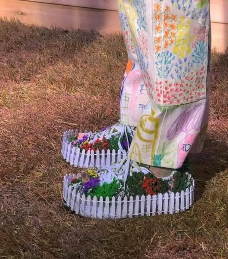 POKAZALI SMO VAM VEĆ BRDO MODNIH FAILOVA, ALI OVI SU NAJVEĆI OD SVIH: Dokaz da se neki ljudi oblače u mraku