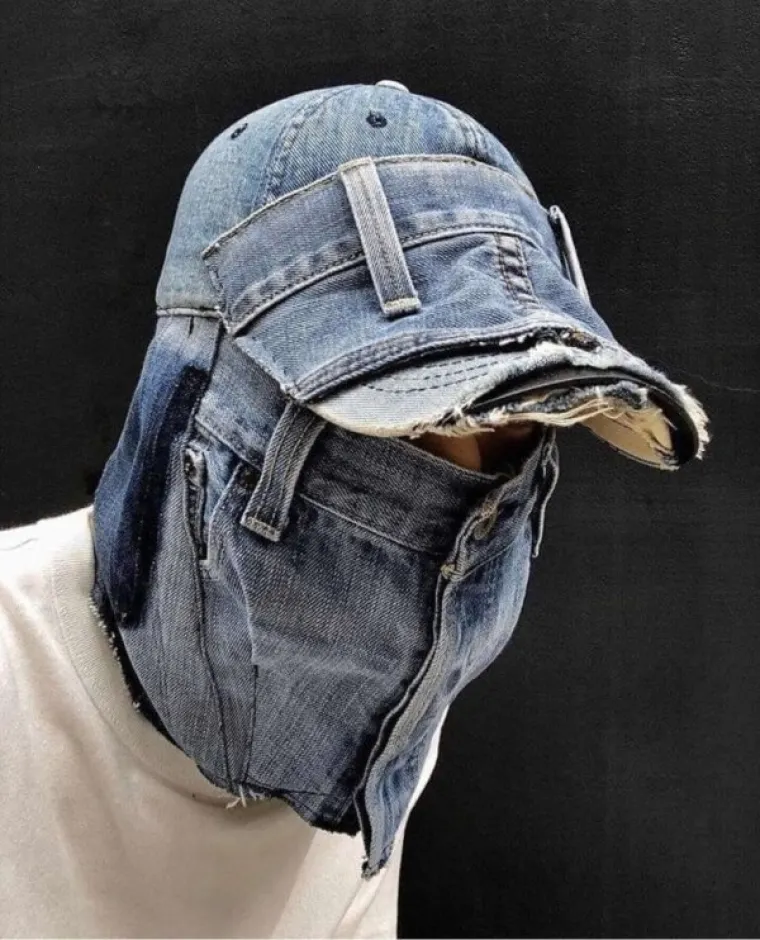 POKAZALI SMO VAM VEĆ BRDO MODNIH FAILOVA, ALI OVI SU NAJVEĆI OD SVIH: Dokaz da se neki ljudi oblače u mraku