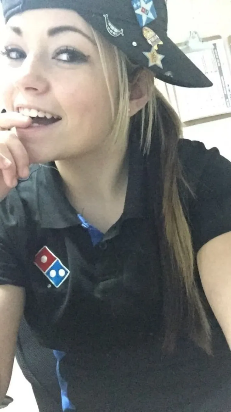 ONE POSLUJU JAKO TRANSPARENTNO: Toliko da se na radnom mjestu čak i skidaju