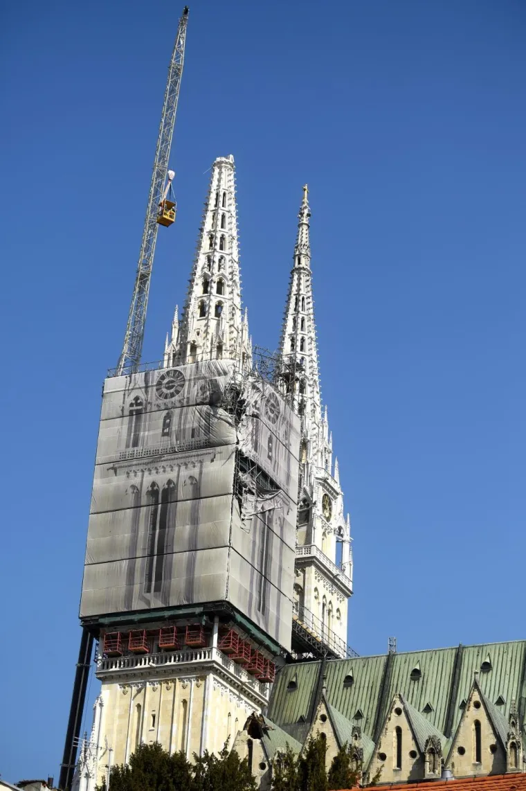 Jo&scaron; se utvrđuje &scaron;teta: Vrijedni radnici detaljno pregledavaju simbol grada nakon potresa