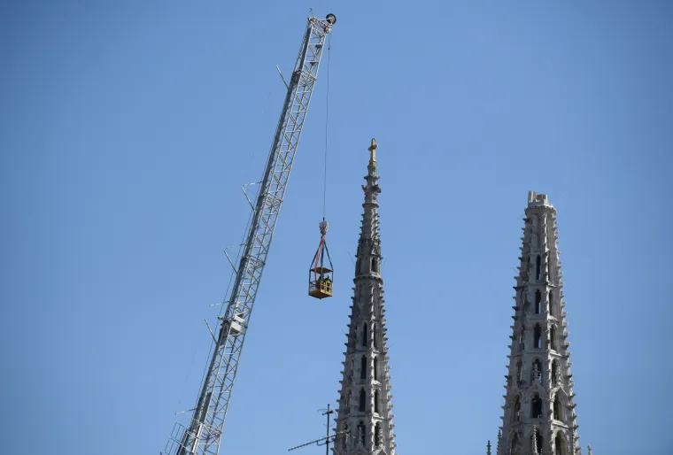 Jo&scaron; se utvrđuje &scaron;teta: Vrijedni radnici detaljno pregledavaju simbol grada nakon potresa