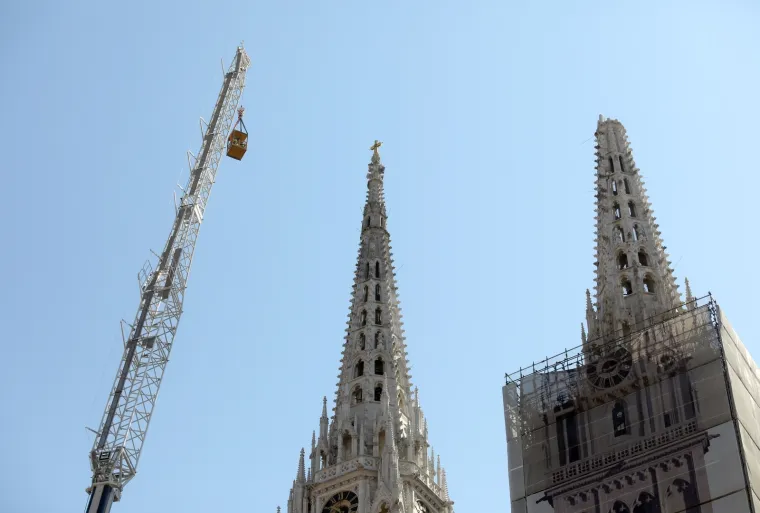 Jo&scaron; se utvrđuje &scaron;teta: Vrijedni radnici detaljno pregledavaju simbol grada nakon potresa