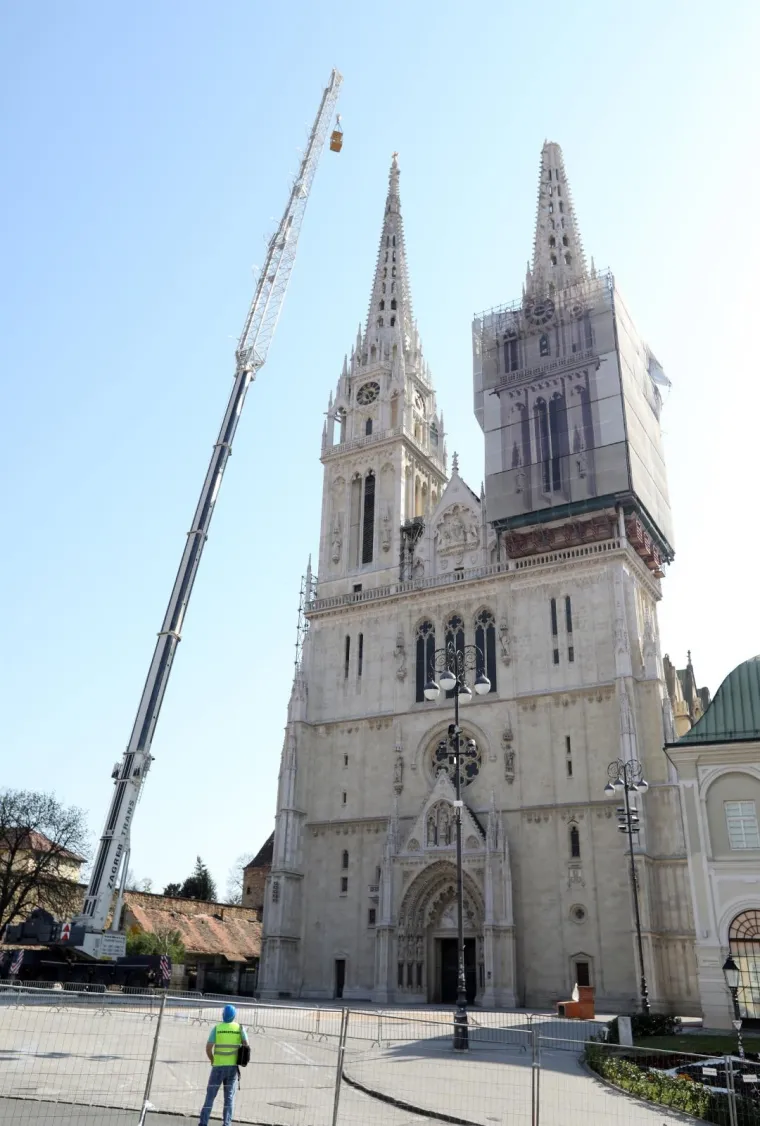 Jo&scaron; se utvrđuje &scaron;teta: Vrijedni radnici detaljno pregledavaju simbol grada nakon potresa
