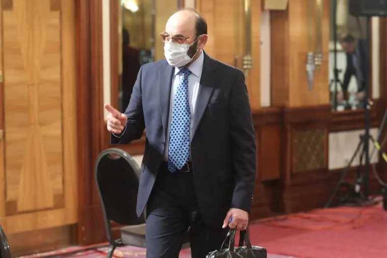 Saborske zastupnike smjestili u poznati hotel! Neki su do&scaron;li s maskama, neki su radili selfije...