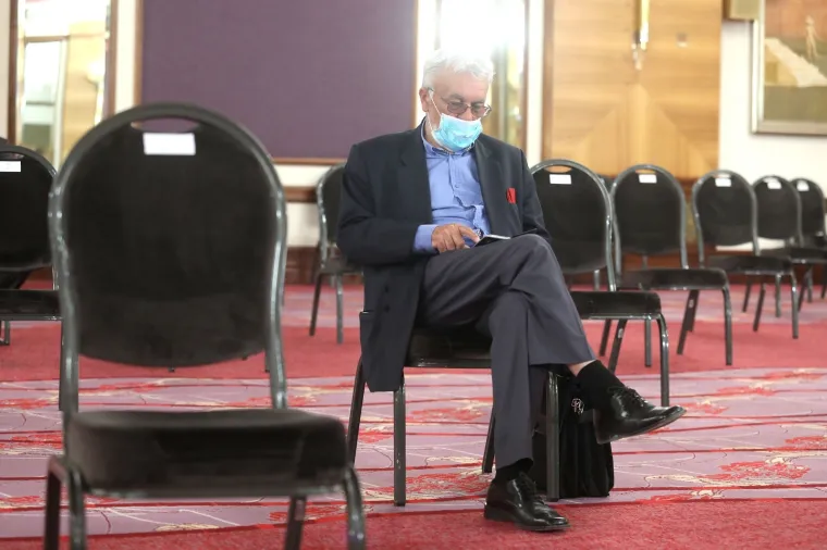 Saborske zastupnike smjestili u poznati hotel! Neki su do&scaron;li s maskama, neki su radili selfije...