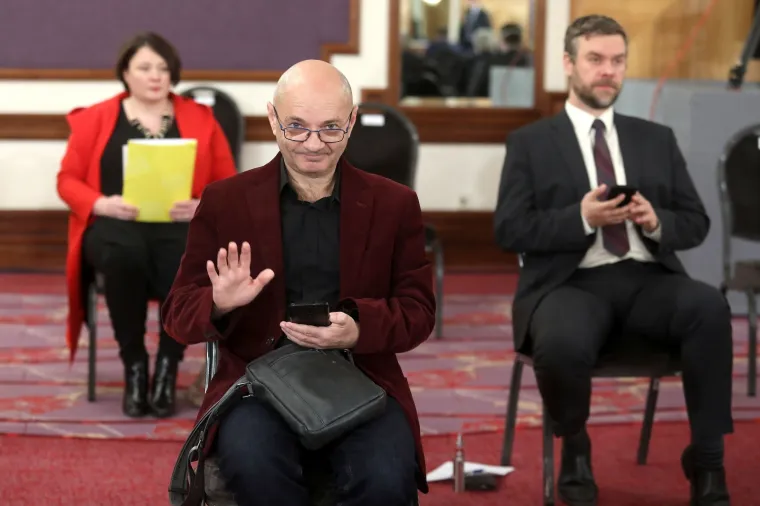 Saborske zastupnike smjestili u poznati hotel! Neki su do&scaron;li s maskama, neki su radili selfije...