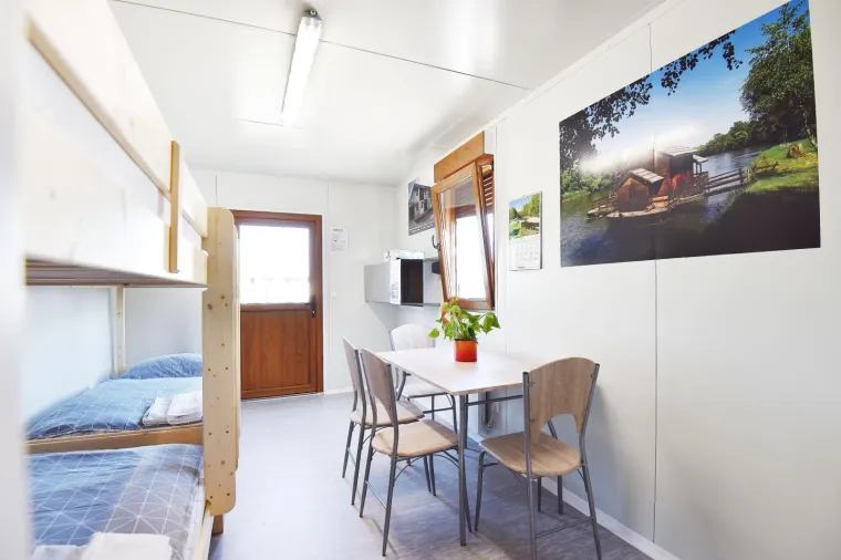 Domaća tvrtka poizvodi mobilnu korona-kabinu za prevenciju zaraze: Ima kuhinju, kupaonicu, krevete...