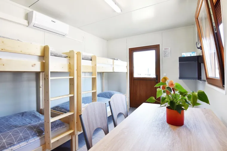 Domaća tvrtka poizvodi mobilnu korona-kabinu za prevenciju zaraze: Ima kuhinju, kupaonicu, krevete...