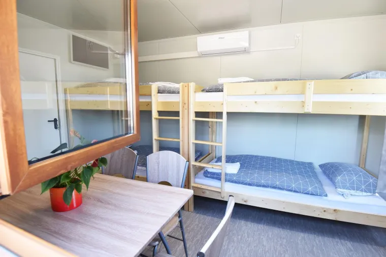 Domaća tvrtka poizvodi mobilnu korona-kabinu za prevenciju zaraze: Ima kuhinju, kupaonicu, krevete...