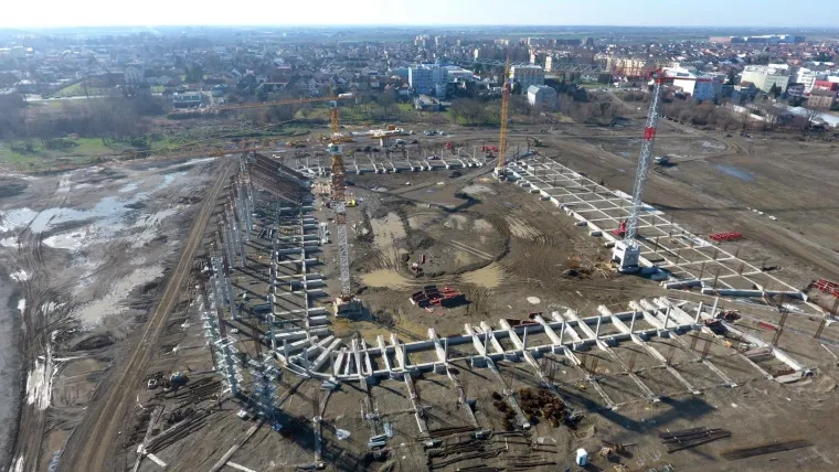 OSJEČANI POKAZALI MODRIMA KAKO SE TO RADI: Dok u Zagrebu samo pričaju o novom stadionu, 300 km dalje gradi se punom parom