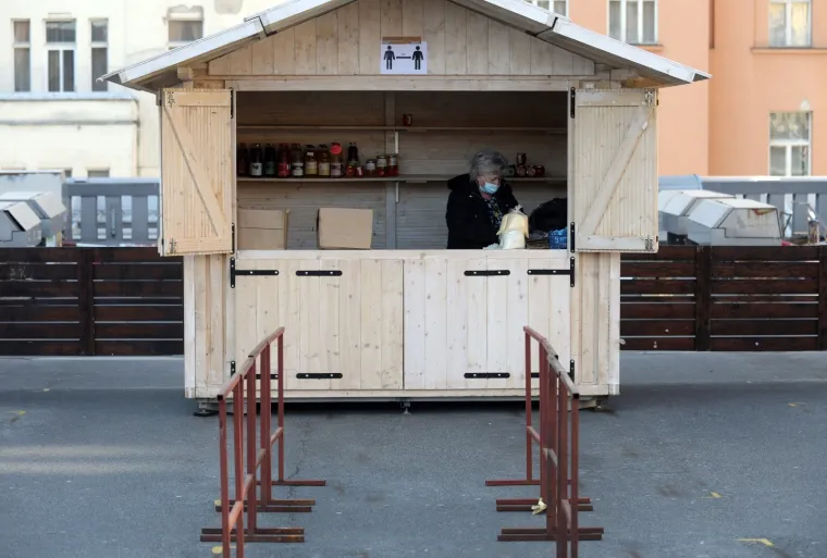 Ni Dolac nije &scaron;to je bio: Tržnica je ponovno otvorena za kupce, a na njoj su postavljene kućice