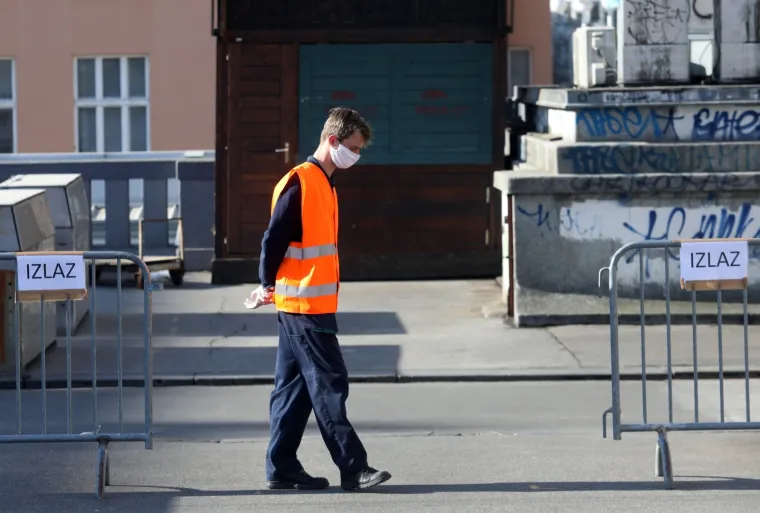 Ni Dolac nije &scaron;to je bio: Tržnica je ponovno otvorena za kupce, a na njoj su postavljene kućice