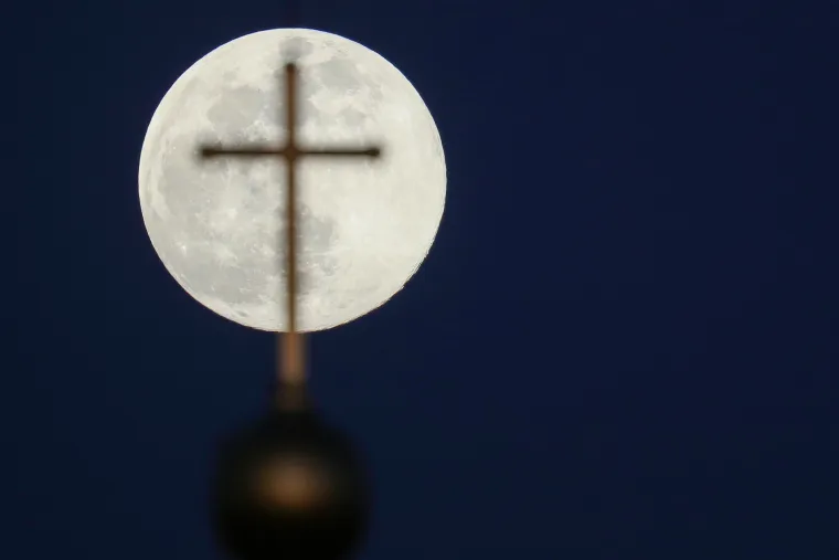 Bilo ga je nemoguće ne vidjeti:  Prekrasan puni mjesec nadvio se nad Zagrebom