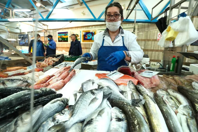 &Scaron;oping na Veliki petak: Za kupovinu na Dolcu čeka se u kilometarskoj koloni!
