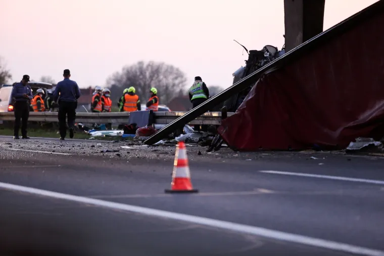 Užas na zagrebačkoj zaobilaznici: &Scaron;leper se zabio u nadvožnjak, jedna osoba stradala