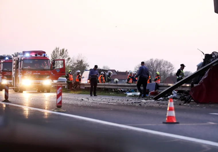 Užas na zagrebačkoj zaobilaznici: &Scaron;leper se zabio u nadvožnjak, jedna osoba stradala